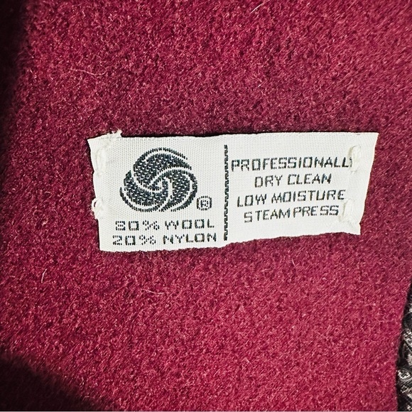 Vintage DonnyBrook 80% Wool Women’s Sz 10 Burgundy Pea Coat - Picture 11 of 12